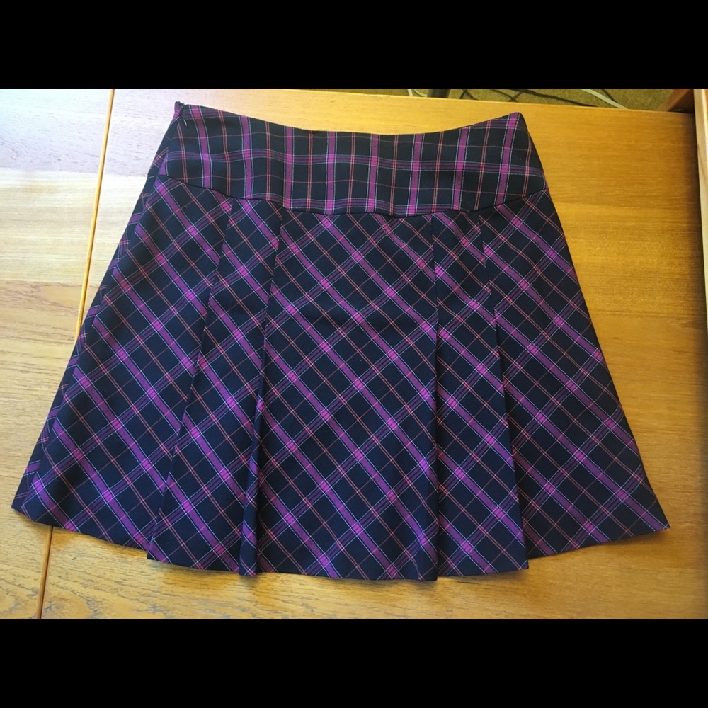 Black and pink knee-length skirt